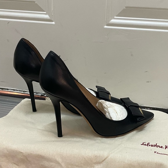 Salvatore ferragamo heels - Picture 7 of 7